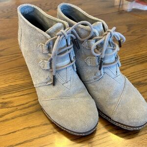 TOMS boots grey suede size 7.5